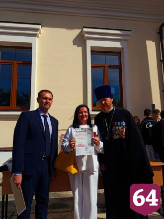 На саратовском фестивале самоваров кормили пловом и катали на ослике