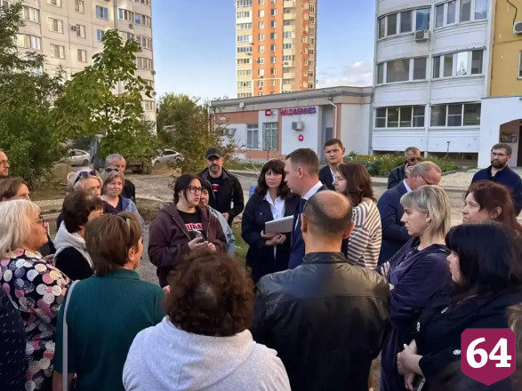 Жители обсудили с Максимом Леоновым проблемы Шуровой Горы