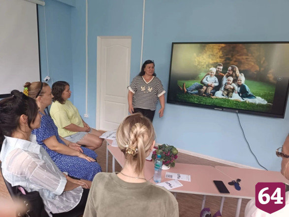 Саратовских будущих мам знакомят с бесплатными услугами для родителей 